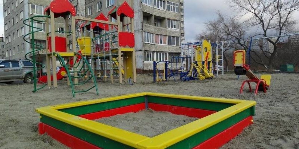 Сюрпризы в песочнице: как уберечь детей от заболеваний после прогулки