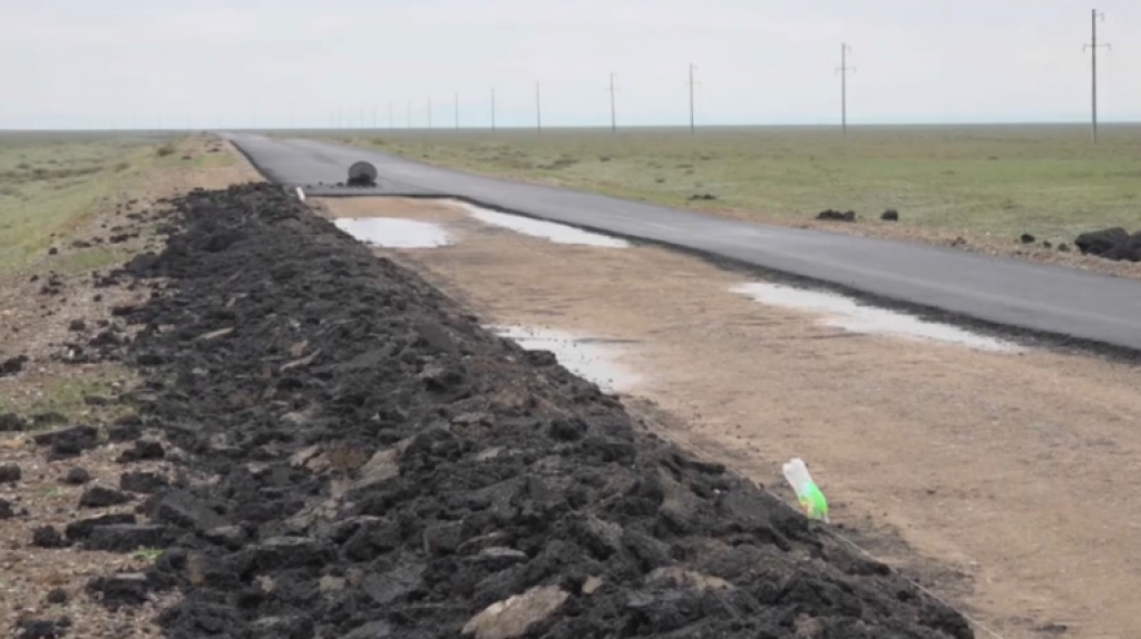 Ремонт дороги впервые за 50 лет: карагандинцы недовольны работами