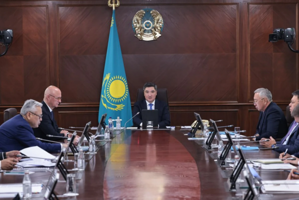 Бектенов поручил обеспечить готовность школ и вузов к новому учебному году