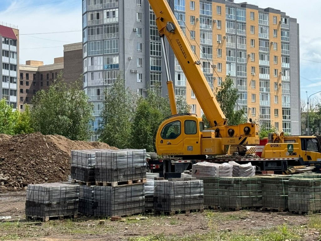 Благоустраивать продолжение сквера по проспекту Строителей начали в Караганде