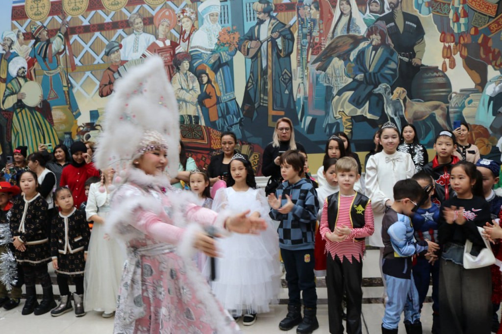 В карагандинском Доме дружбы прошёл благотворительный новогодний утренник