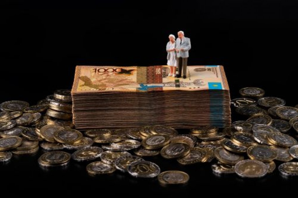 Жасынан еңбек өтіліне өту-Қазақстанның зейнетақы жүйесін өзгерту ұсынылды