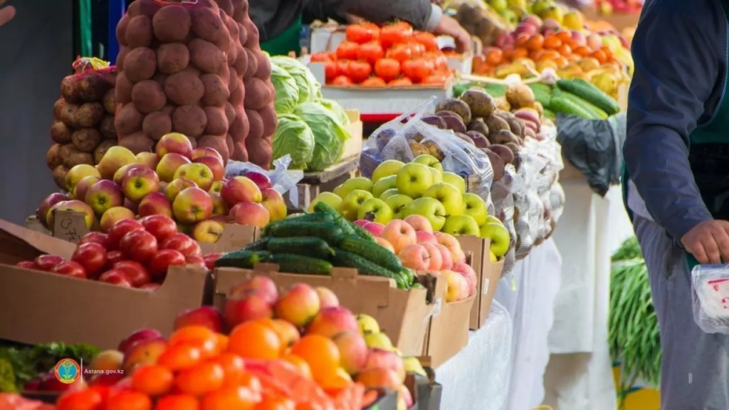 Почему в Казахстане закрываются рынки?