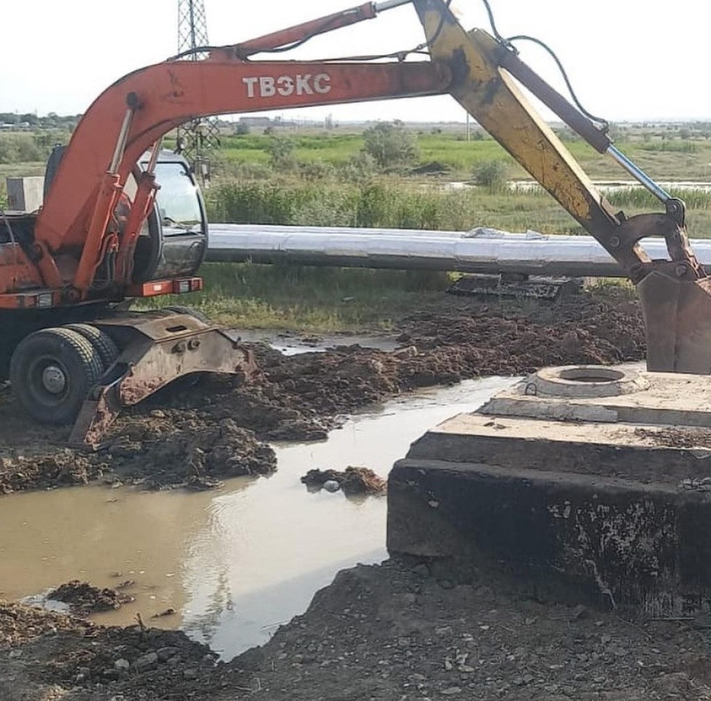 В Караганде начались работы по устранению аварии на магистральном водоводе №6