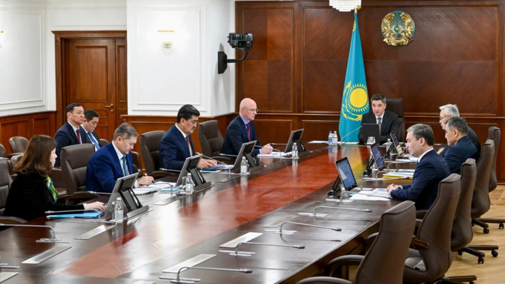 Бектенов поручил обеспечить реализацию плана по разъяснению Конституции