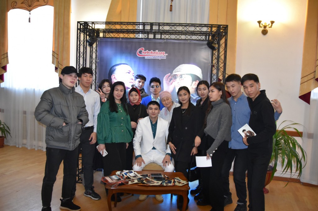 Новый альбом исполнителя Улангасыра Ками представили в Караганде