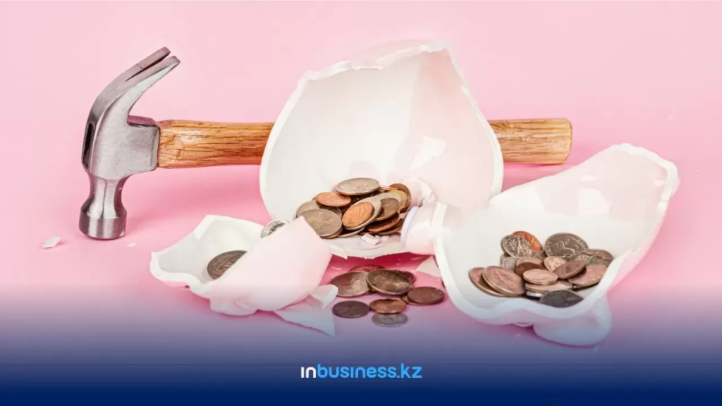 Казахстанцы ускоренно снимают пенсионные накопления