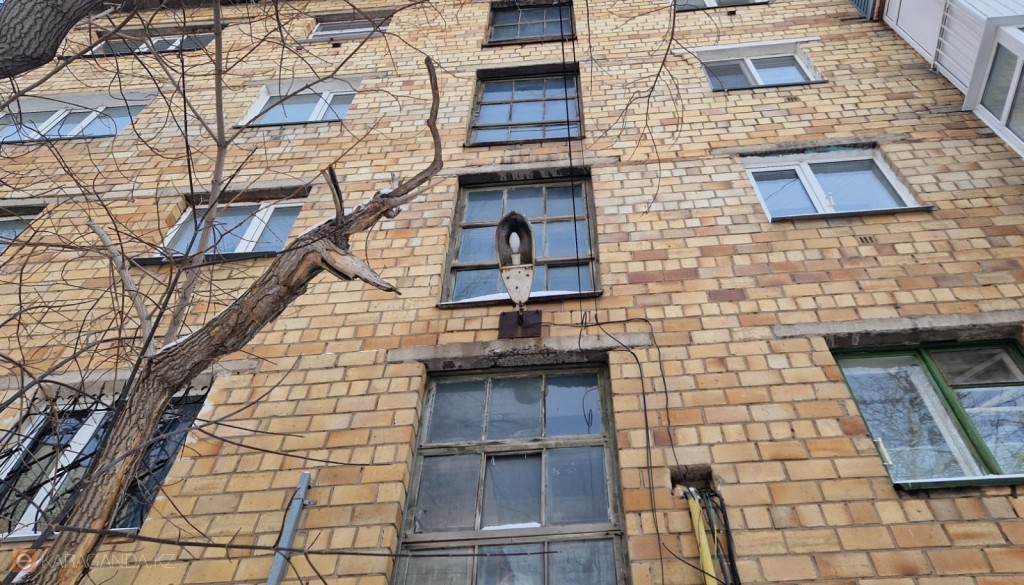 Карагандинцев принуждают ставить общедомовые счётчики на электричество