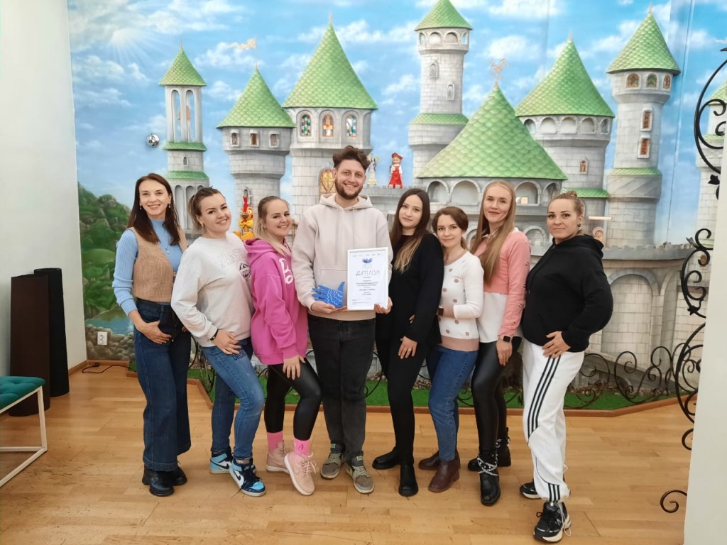 Карагандинские артисты показали пластический спектакль «Легенда о любви» в Кургане
