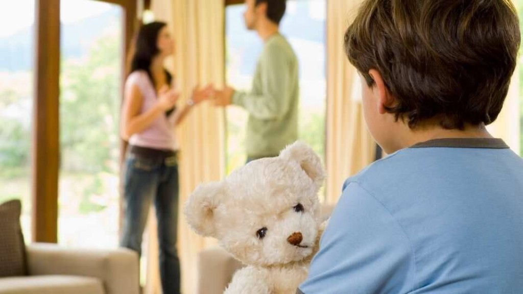 “Нежелательные траты”: как оправдываются горе-родители за неуплату алиментов