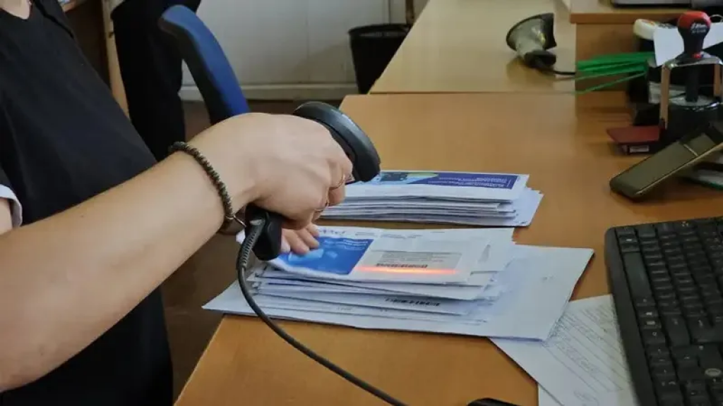 Жалаңаш қыздардың суреттерін қараңыз