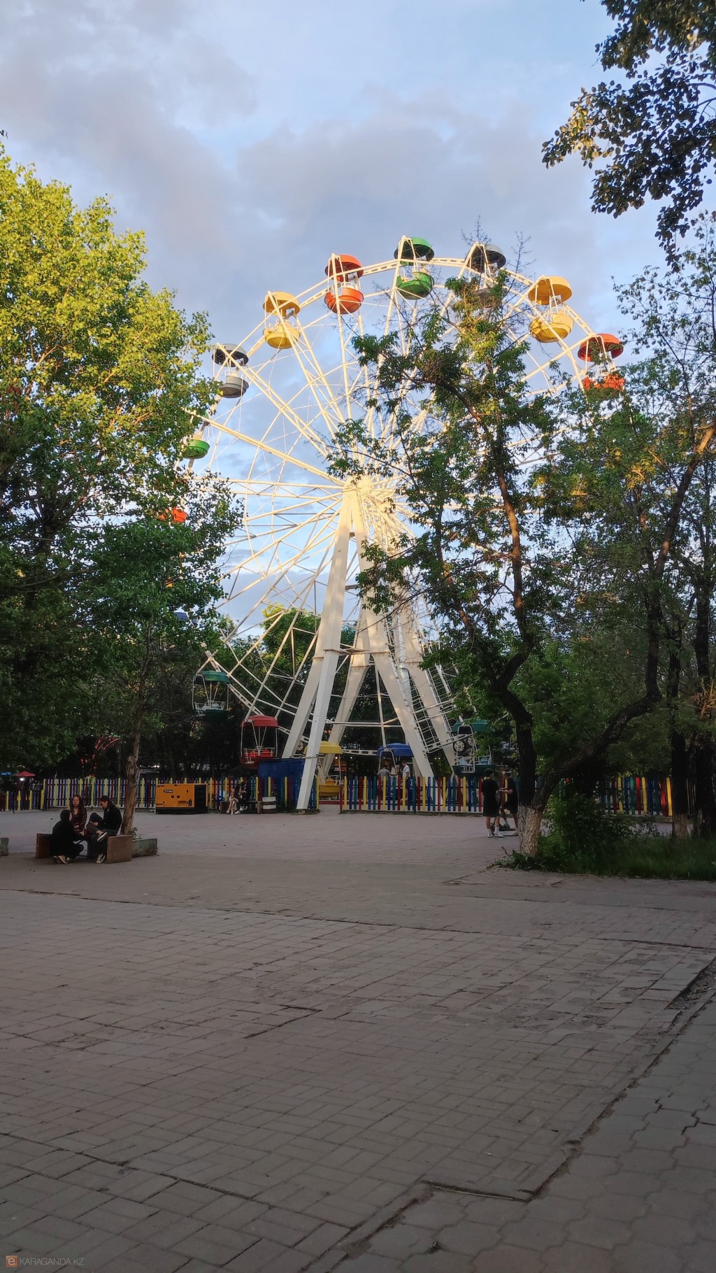 В Центральном парке Караганды будут менять брусчатку