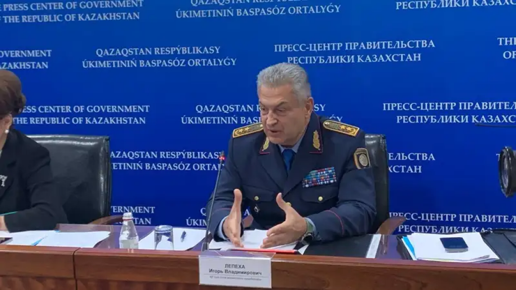 Права и возрастное ограничение: новые требования для мопедистов хотят внедрить в Казахстане