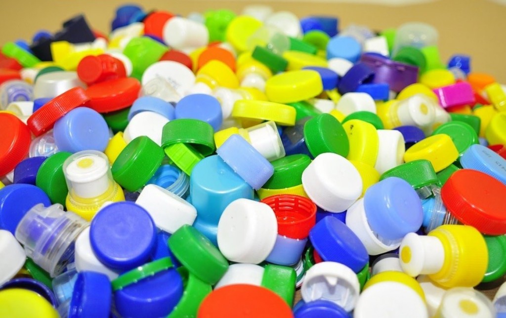 Больше ста килограммов пластиковых крышек собрали в Караганде для переработки