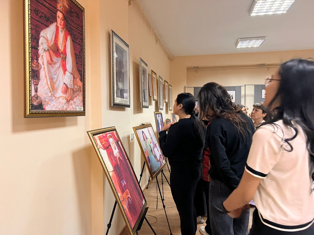 Экспонаты Кызылординского музея представили в Караганде