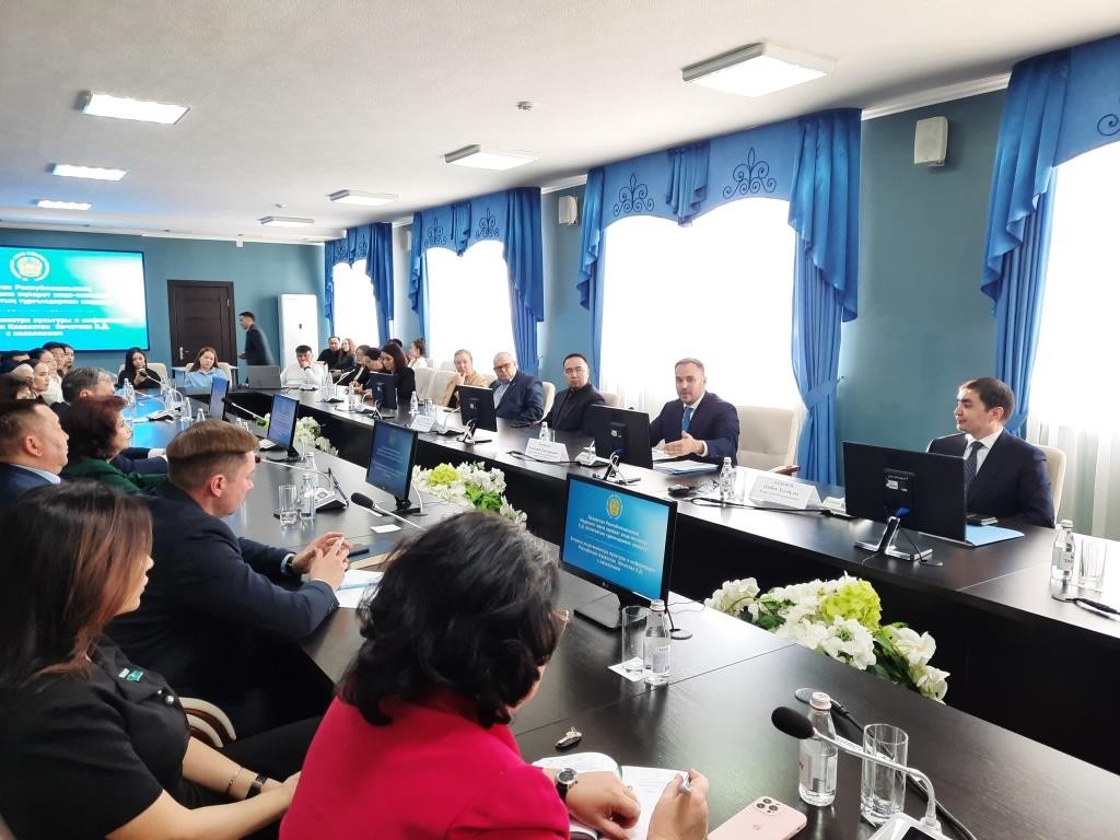 О культуре, кино и креативе: вице-министр культуры и информации встретился с карагандинцами