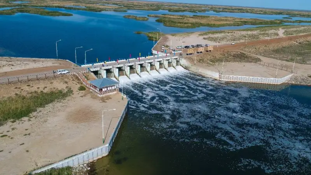 304 дамбы и плотины угрожают жизни казахстанцев