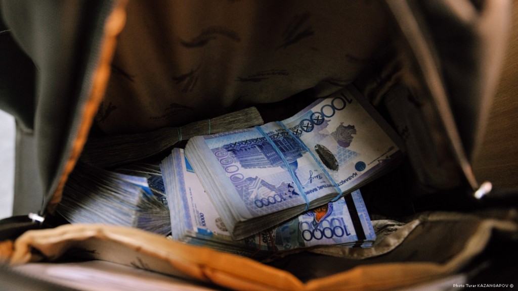 В Караганде ограбили микрокредитную организацию