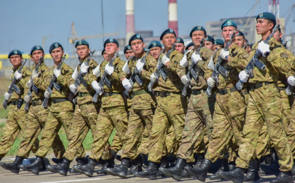 Слухи о переносе парада в Казахстане ко Дню Победы с 7 на 9 мая — фейк