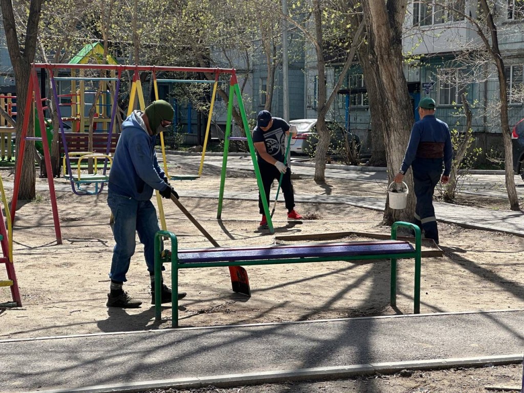 Караганда за чистоту. Жители города наводят порядок во дворах