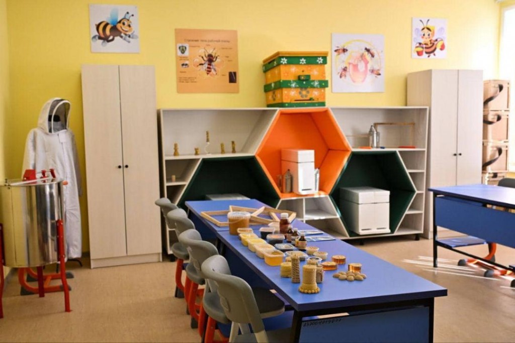 Изъятые у коррупционеров средства направят на строительство еще 28 новых школ