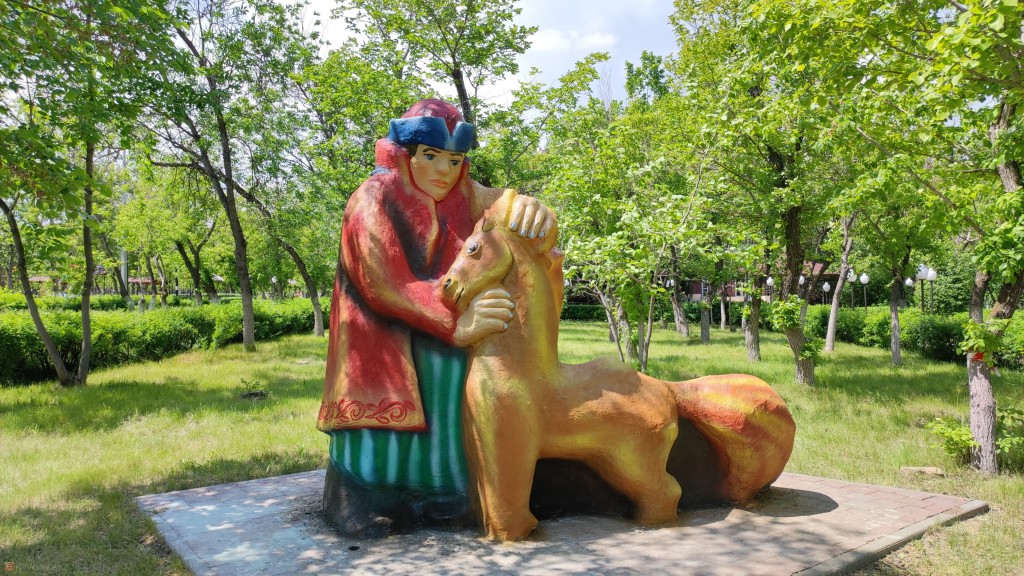 В Темиртау продолжают благоустраивать парк «Восток»