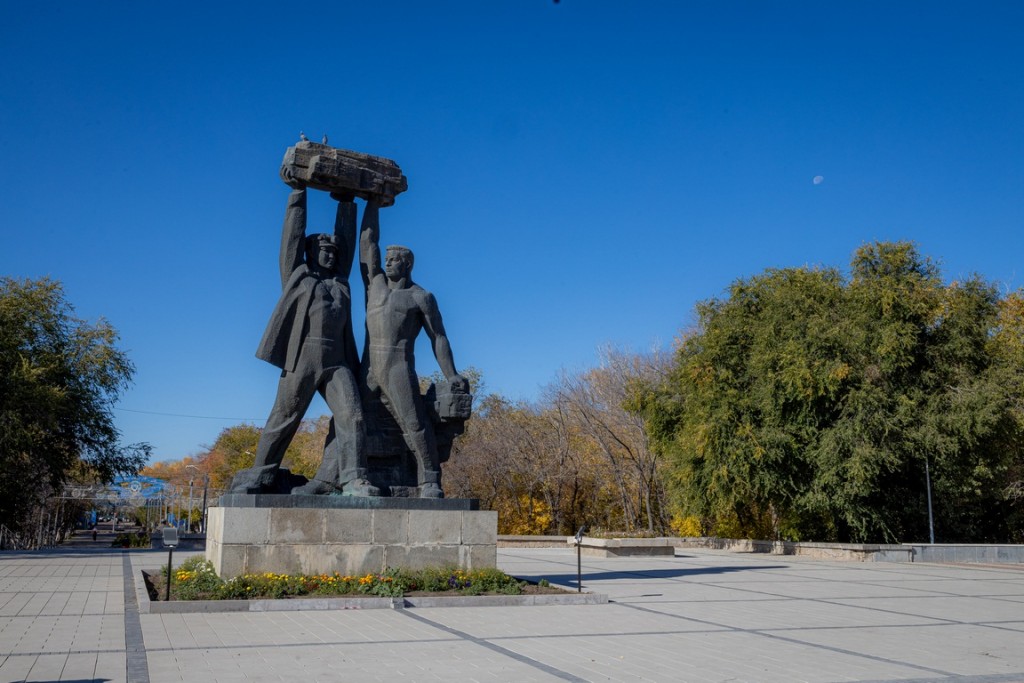 Саунада Витебскіден келген балапандарды силайды