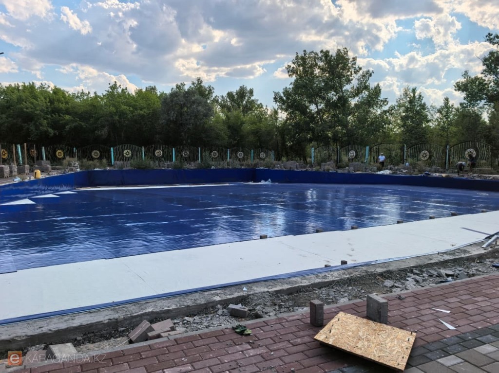 В Центральном парке Караганды все же строят открытый бассейн
