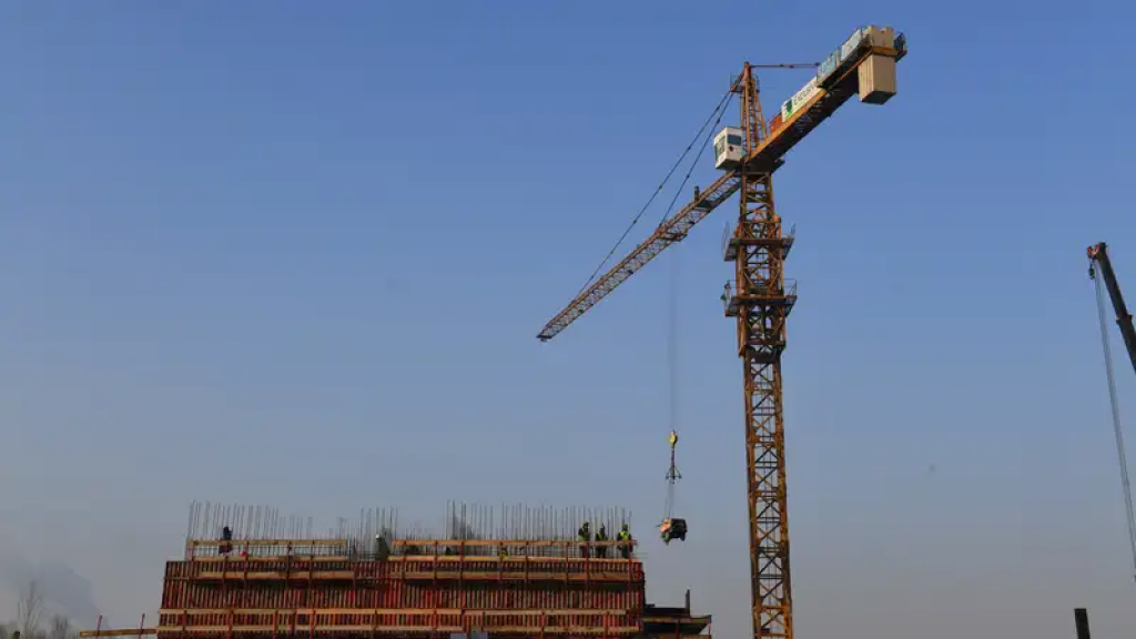 Токаев призвал усилить контроль за качеством строительства