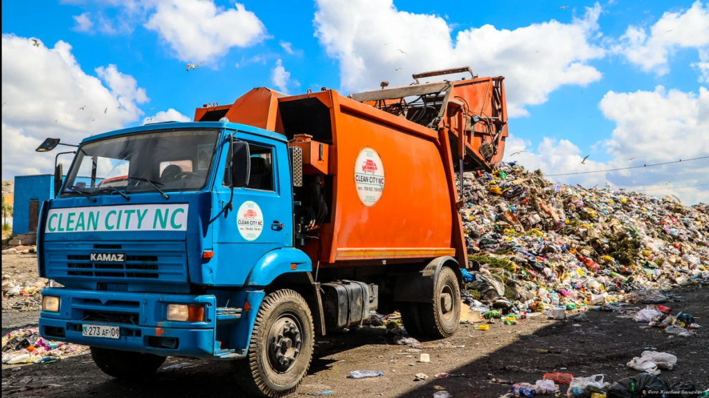 Технику мусоровывозящих организаций подключат к GPS