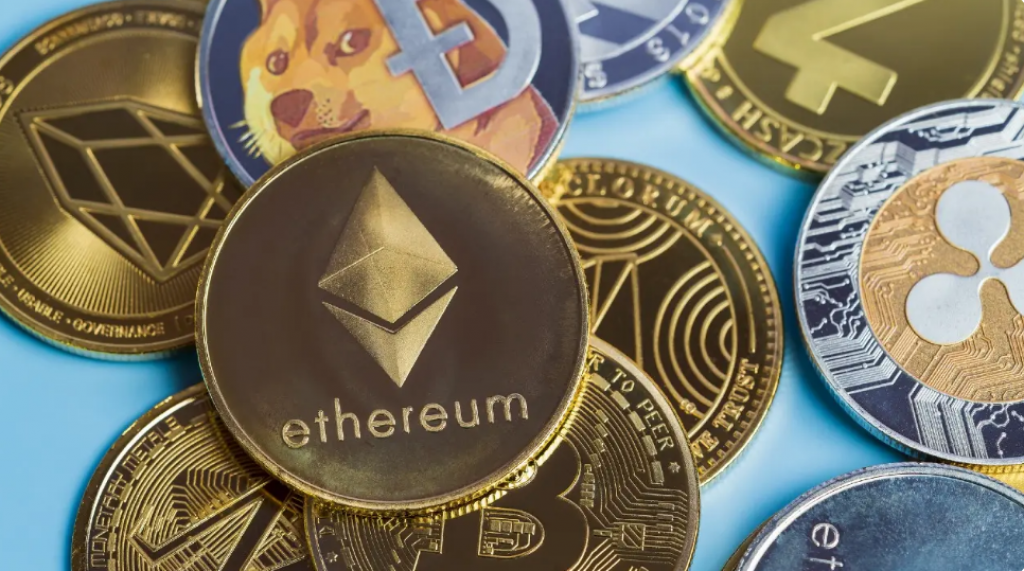 Зачем казахстанцам нужны криптовалютные карты, объяснил министр цифрового развития