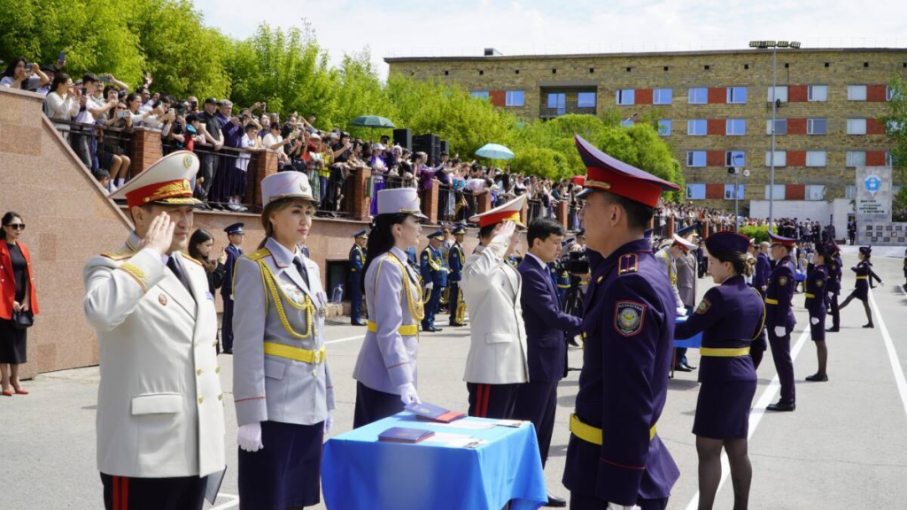 Выпуск курсантов состоялся в академии МВД Караганды
