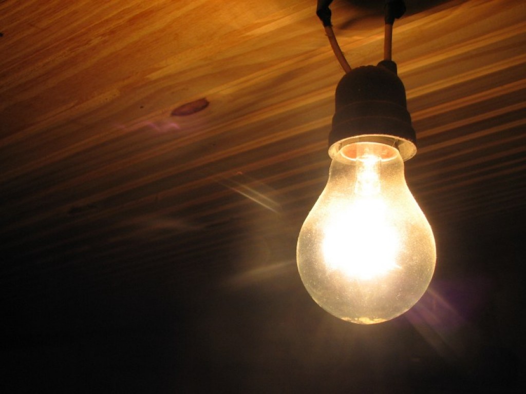 Подача электроэнергии в ранее обесточенных селах Карагандинской области восстановлена