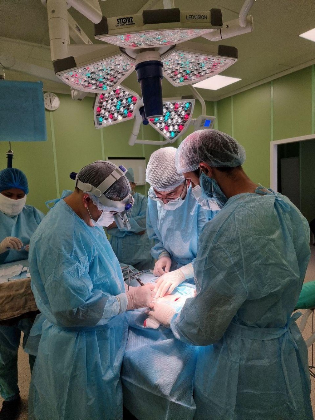 Юной карагандинке провели сложнейшую операцию, которая освободила от приступов эпилепсии