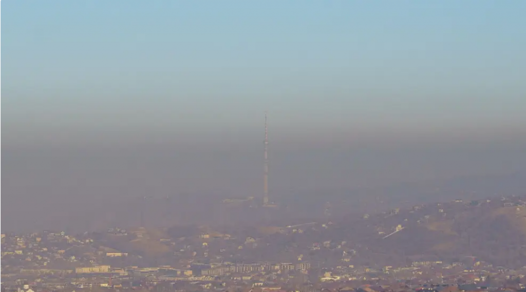 Премьер ответил на вопрос о переводе школьников на дистанционку из-за смога в Казахстане