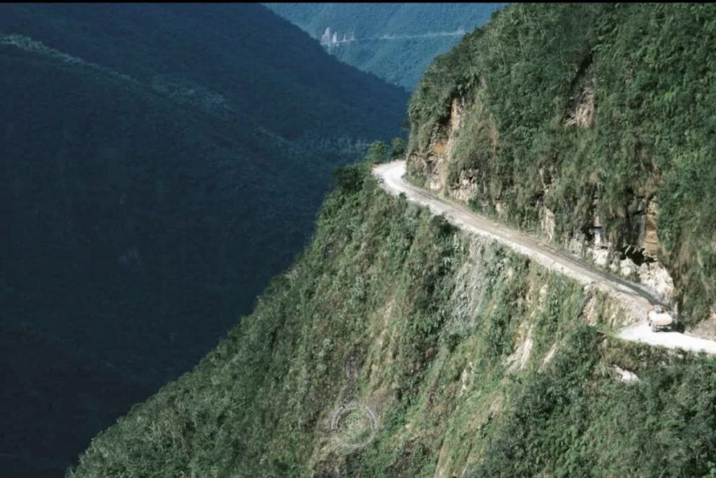 Спасатели МЧС РК напомнили казахстанцам правила безопасности в горах