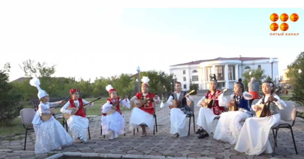 В городе Абай прошел праздник, посвященный Дню молодежи