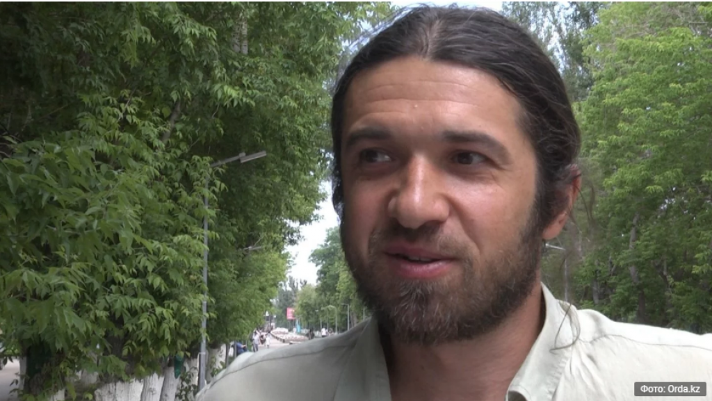 Карагандинца с инвалидностью едва не увезли в полицию за желание полюбоваться звёздами