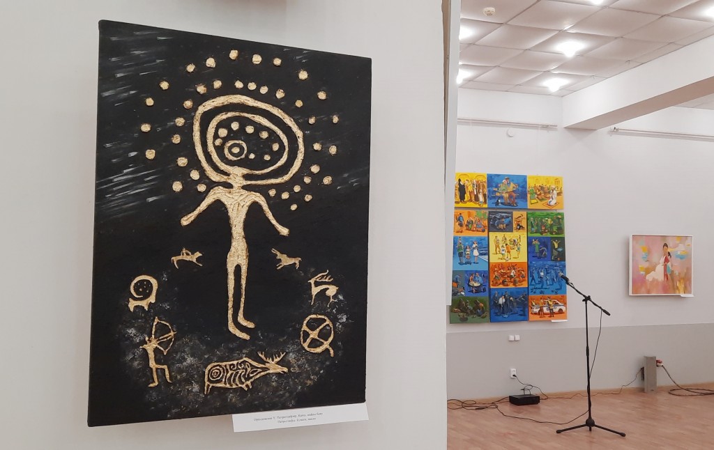 В Караганде действует отчетная выставка Союза художников