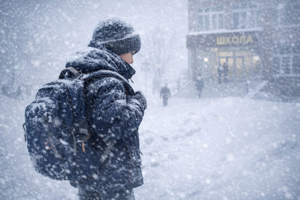 В Караганде младшие классы первой смены перевели на дистанционку из-за погоды