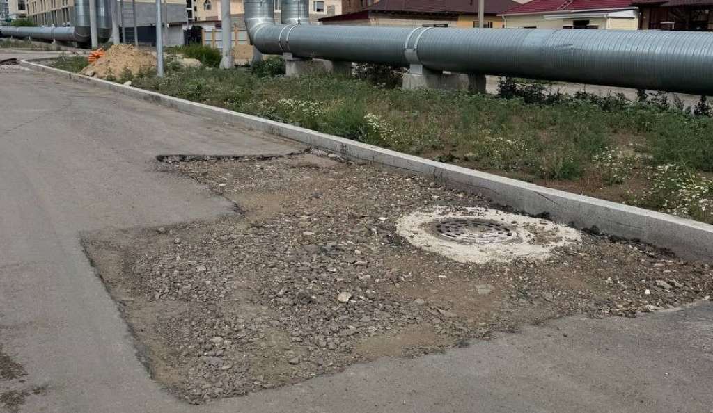 Карагандинцы пожаловались на состояние новой дороги по улице Муканова