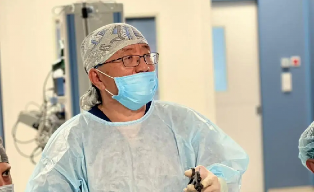 Мы забываем про время за операционным столом: хирург о своей профессии