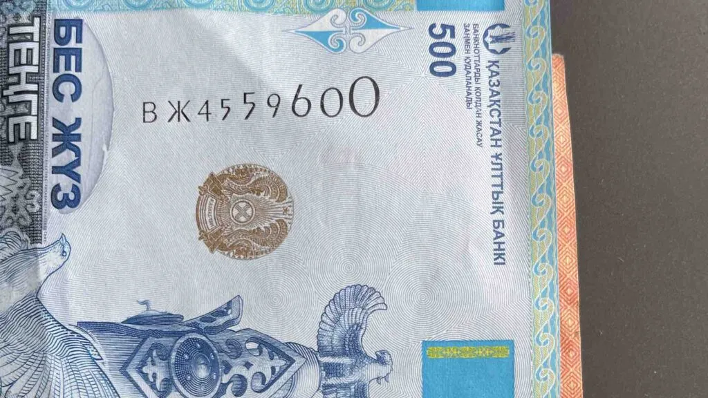 Депутат Стамбеков предложил перенять опыт Сингапура для решения проблем с жильем в Казахстане