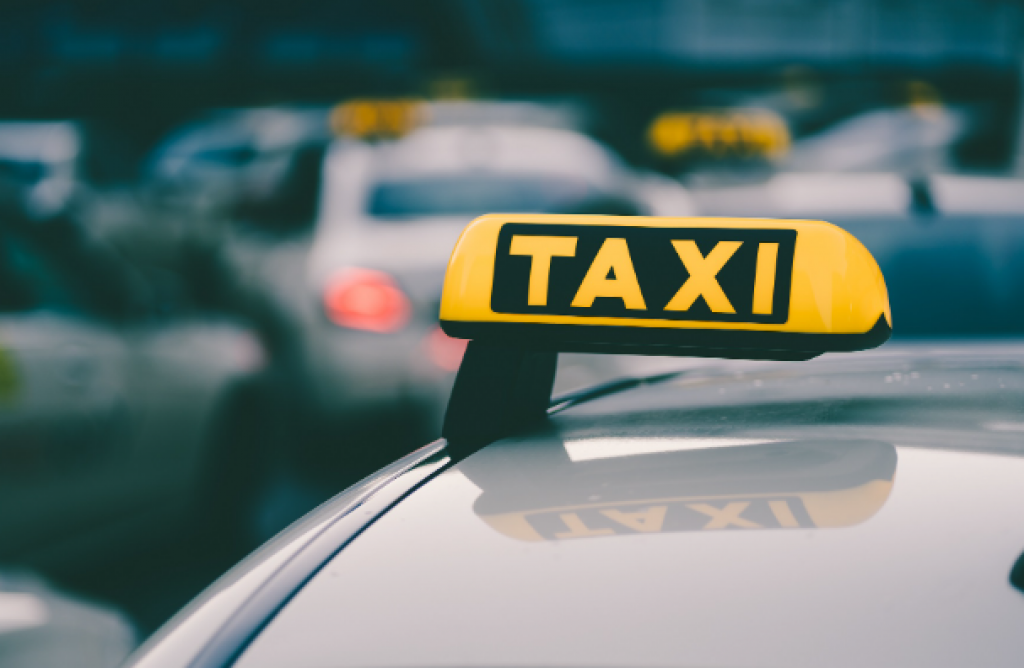 Карагандинские службы такси должны быть на учёте у акимата