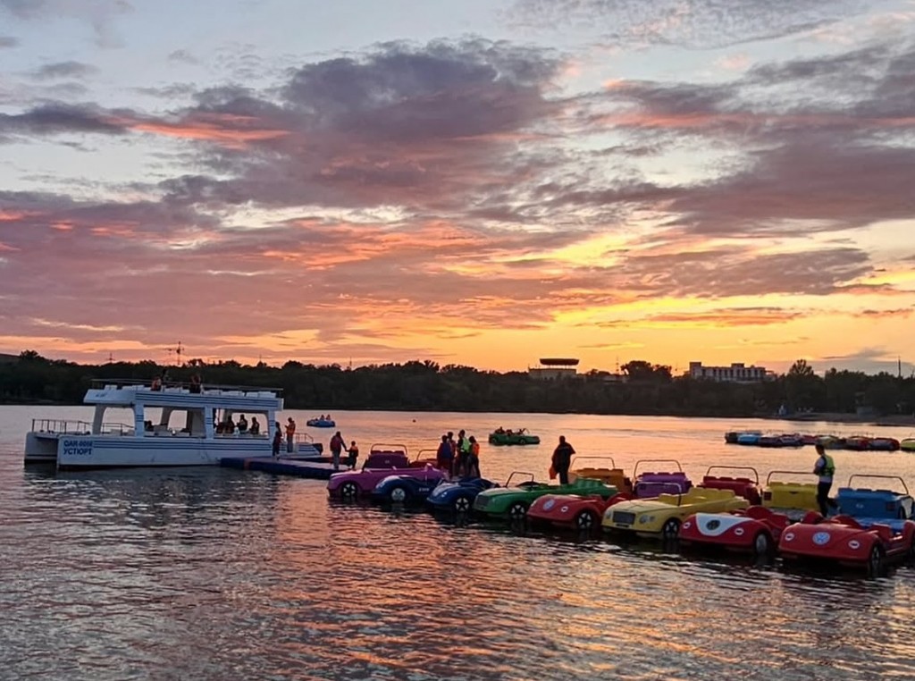 Песни Цоя, лезгинка и бокс: Центральный парк Караганды приглашает на неделю ярких событий
