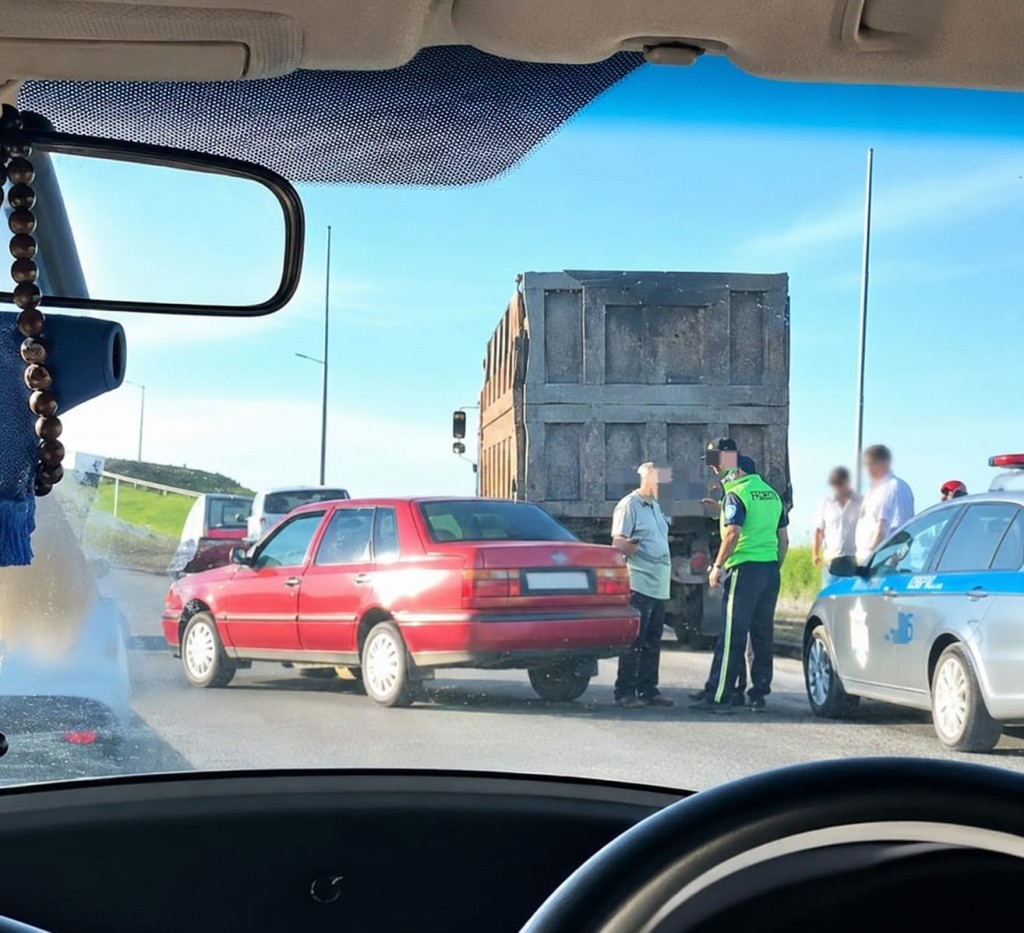 ДТП с двумя автомобилями произошло на выезде из Караганды