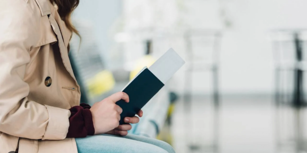 Казахстанцы смогут возвращать любые авиабилеты – законопроект