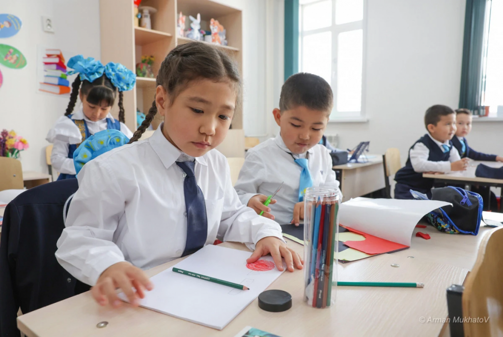 В Казахстане построено свыше 1200 новых школ: не осталось аварийных и трехсменных
