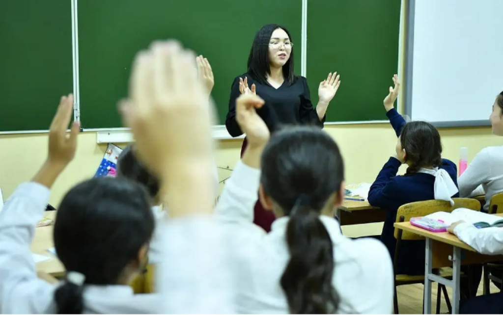 В школах Казахстана устранен дефицит педагогов