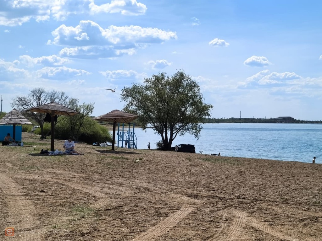 В Караганде городской пляж готовят к открытию сезона